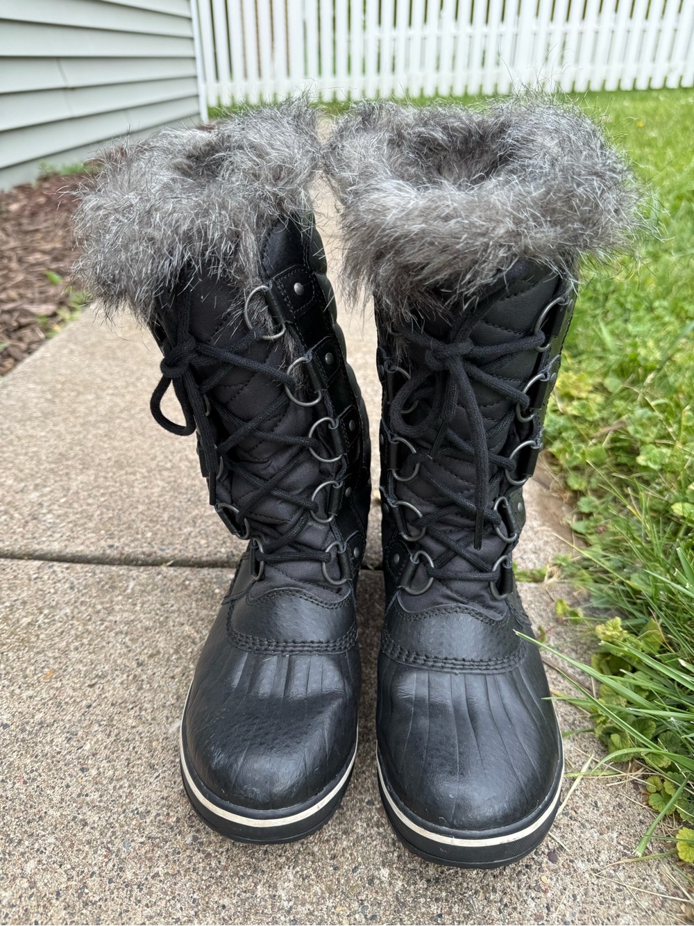 Sorel Black Winter Lace-Up Boots with Gray Faux-Fur Trim